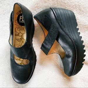Fly London leather lug sole Mary Jane like new.